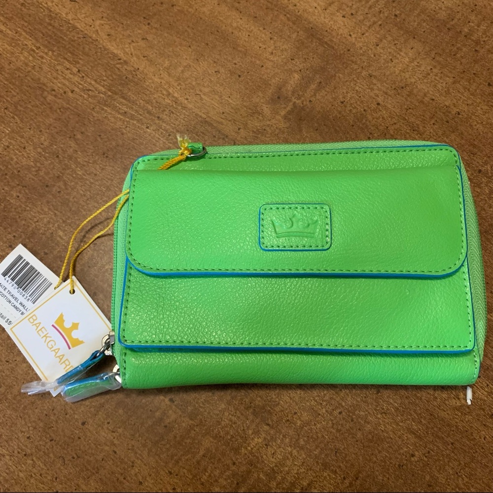 Baekgaard Clutch w/ Strap. Neon green with blue trim. Perfect for summer!